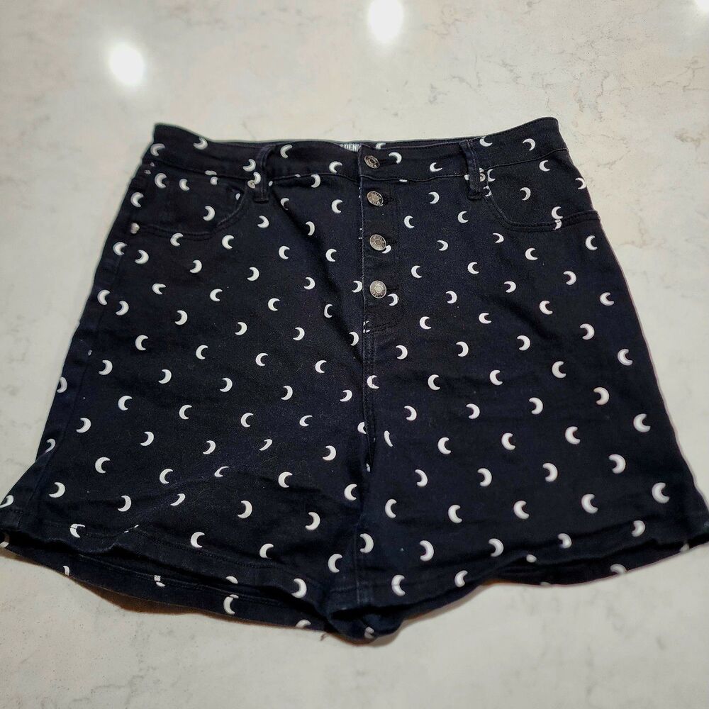 Hot Topic Black Denim Shorts Moons Ultra High Rise Halloween Stretch Size 15